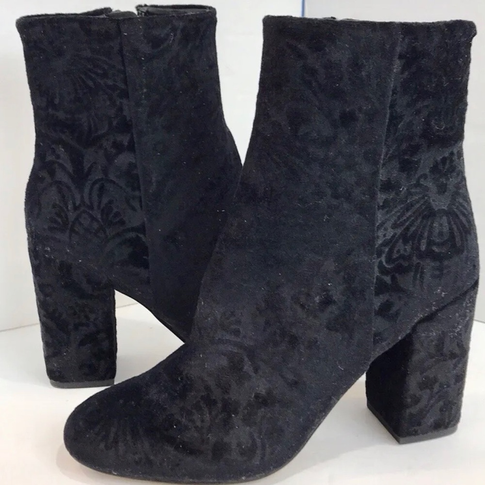 Rebecca Minkoff Bryce Black Embossed Velvet Velour Boots 8M